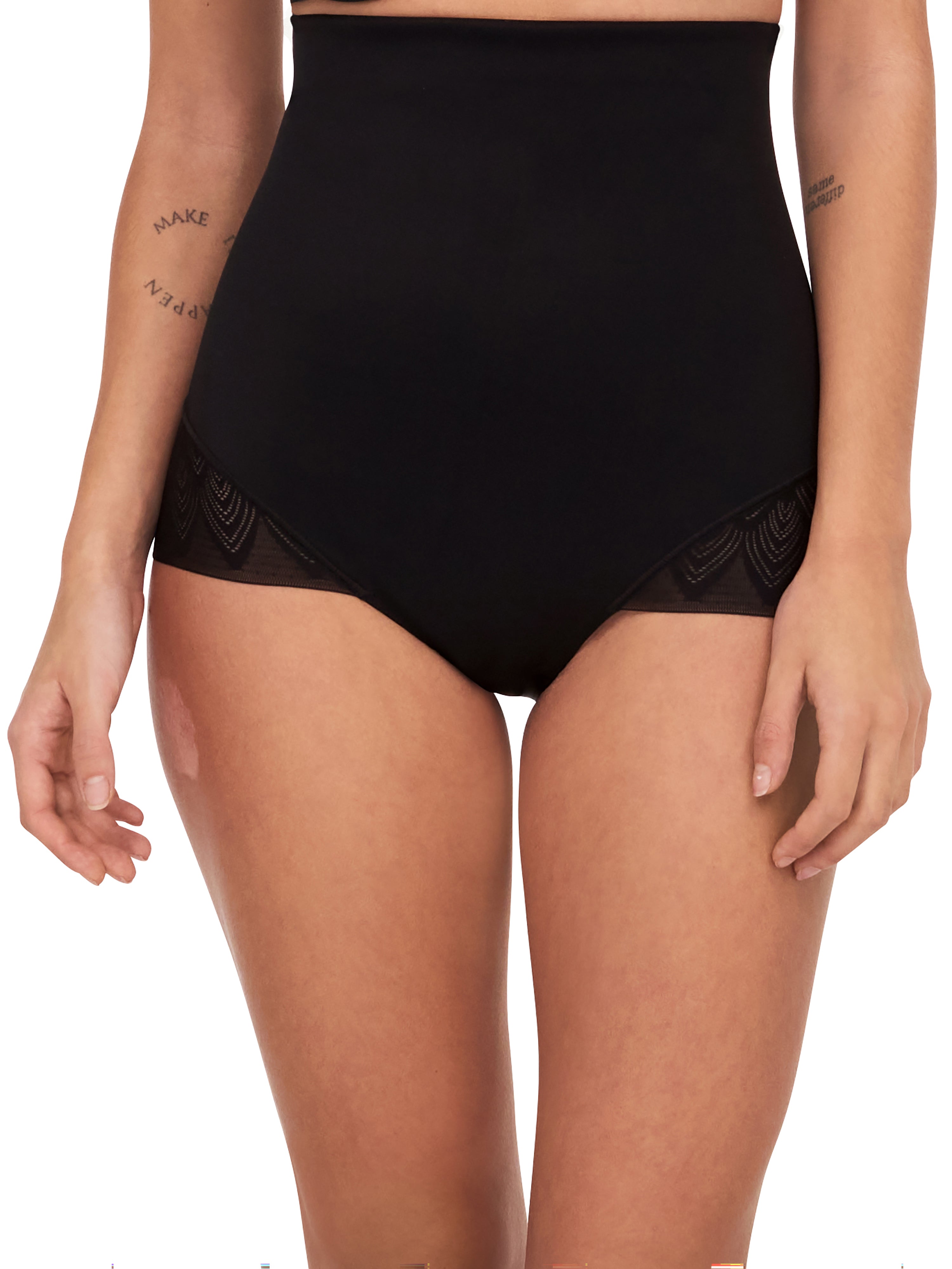 ASSETS by SPANX Women's All Around Smoother Briefs - Very Black L