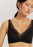 Hanro Cotton Lace Trim Soft Cup Bra in Black & Powder
